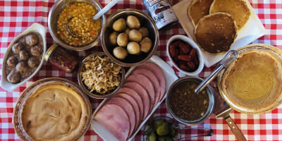 Repas de cabane à sucre au Relais des Pins.