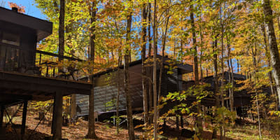 Les chalets de cabin Sutton en automne.