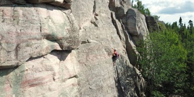 Rock climbing - Camp de Base Abitibi.
