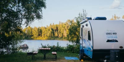 Camping le P'tit Paradis : waterfront campsite