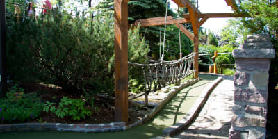 Mini-golf Cascades Golf.
