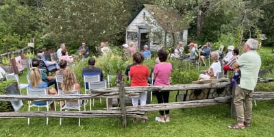Centre de création et de diffusion de Malvina - Groupe de personnes dans la nature
