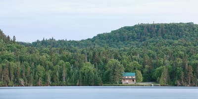Waterfront cabin at the Réserve faunique de Portneuf.