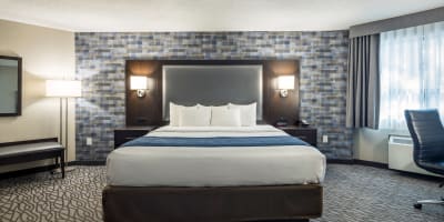 Comfort Inn Montreal Aeroport - Bedroom