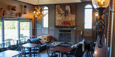 Bar at the Complexe Hôtelier Escoumins.