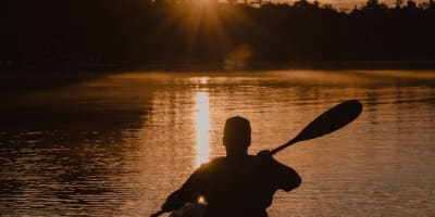 Personne en kayak
