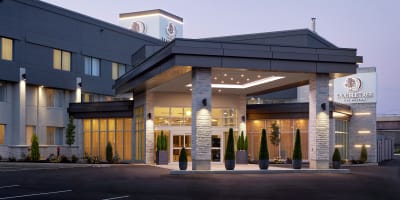DoubleTree by Hilton Aéroport de Montréal - Extérieur de l'hôtel