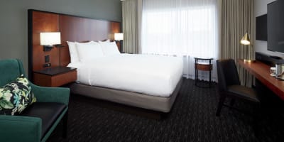 DoubleTree by Hilton Aéroport de Montréal - Room with one bed