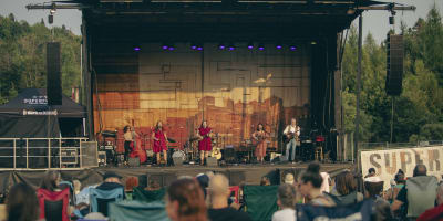 SuperFolk Morin-Heights Festival - An outdoor stage