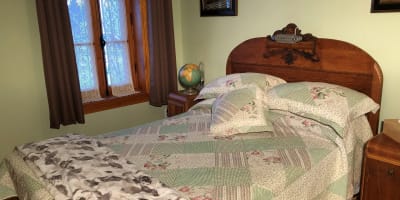 A bed at Gîte du Mitan.