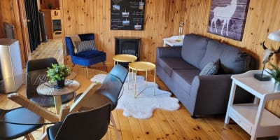 Living room of one of the studios at the Hébergement du Bateau.