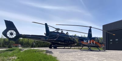 Two helicopters - Héli-Charlevoix.
