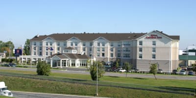 Hilton Garden Inn Montreal Airport - Hotel exterior