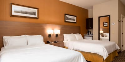Holiday Inn Express & Suites Tremblant - Room with two beds