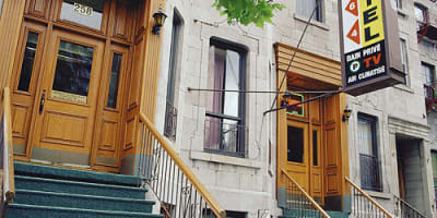 Façade de l'Hôtel Casa Bella, à Montréal.