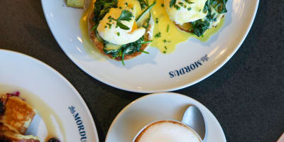 Hôtel Clarendon – photo of two plates of food and a coffee