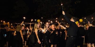 Bal en noir.