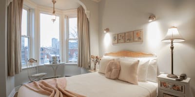 Hotel Manoir Sherbrooke, the room near the window
