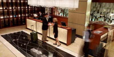Montréal Airport Marriott In-Terminal Hotel - Front desk