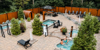 Top view of the relaxation area of the Hotel Montfort.