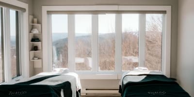 Hôtel Mont Gabriel - Deux tables de massage