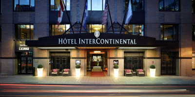 InterContinental Montreal - Hotel facade in the evening