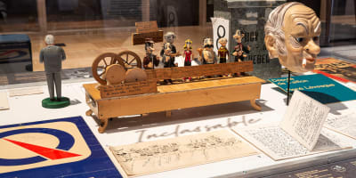René et Lévesque exhibitit.