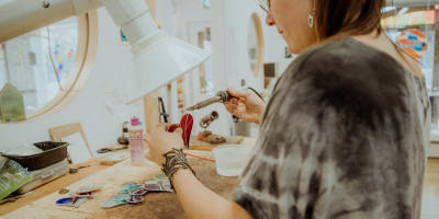Fabrication de coeur en verre.