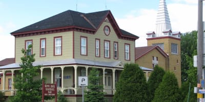 Extérieur du bâtiment du Gîte des Sœurs.