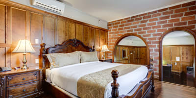 Room at Le Grand Hôtel.