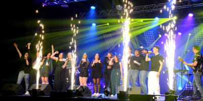 Artists on stage at Le Tremplin, le rendez-vous de la chanson et de l'humour de Dégelis.