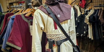 Costume at Les Artisans d'Azure.