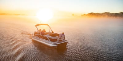 Pontoon rental, Magog Marine.