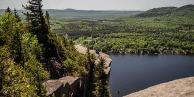 Panoramic view from the summit of the mountain and the lake.