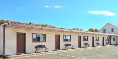Motel au Soleil Couchant - Exterior