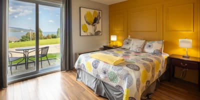 Room at Motel Le Point de Vue.