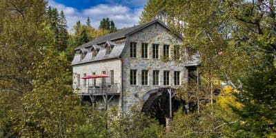 The Moulin La Lorraine.
