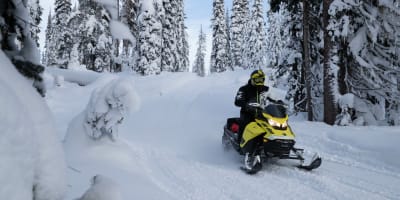 A snowmobiler - Nord Expé.