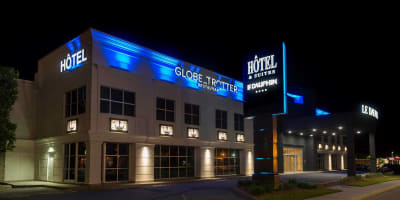 hotel_et_suites_le_dauphin_1