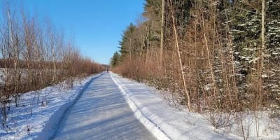 sentier_de_patinage_en_foret_de_lerable_rouge_1