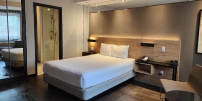 Chambre du Ramada by Wyndham Laval.