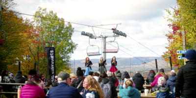 Spectacle au Sommet Saint-Sauveur.