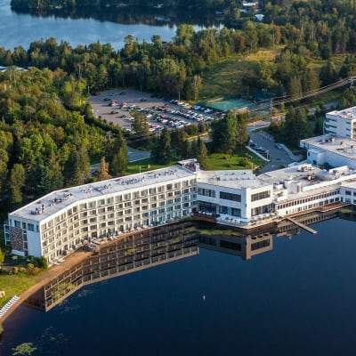 Lake & Spa Getaway