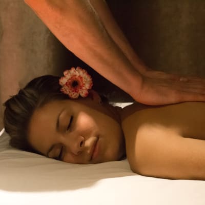 Massage & Mini-Facial combo