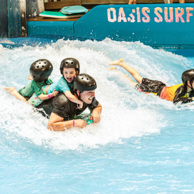 Create memories, not just gifts - An adrenalin-filled Father's Day! 🏄‍♂️