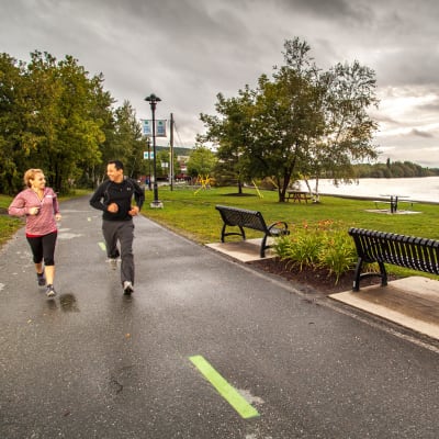 Lac-des-Nations Boardwalk