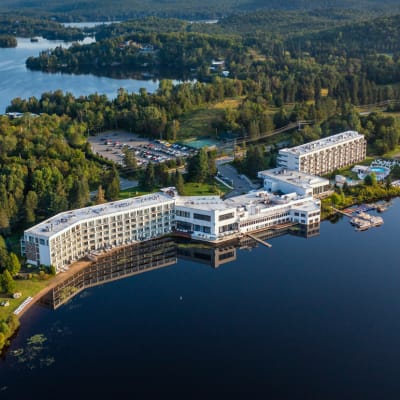 Lake and Spa Escape Package (Estérel Resort)
