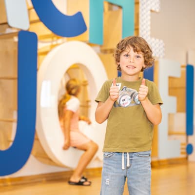 Visit the Musée POP