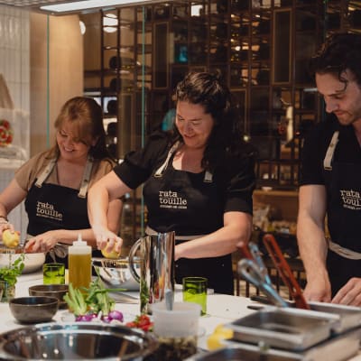 Offer a culinary workshop