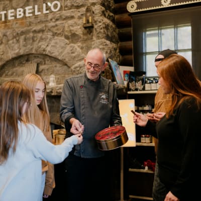  Family or group visit and tasting - Chocomotive